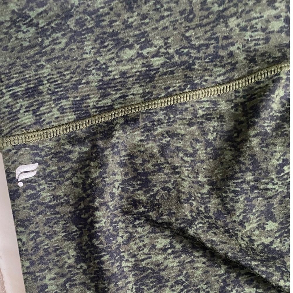 Fabletics Womens Olive Green Space Dye Cropped Leggings CS1829573-2495-17040 M - Picture 8 of 9